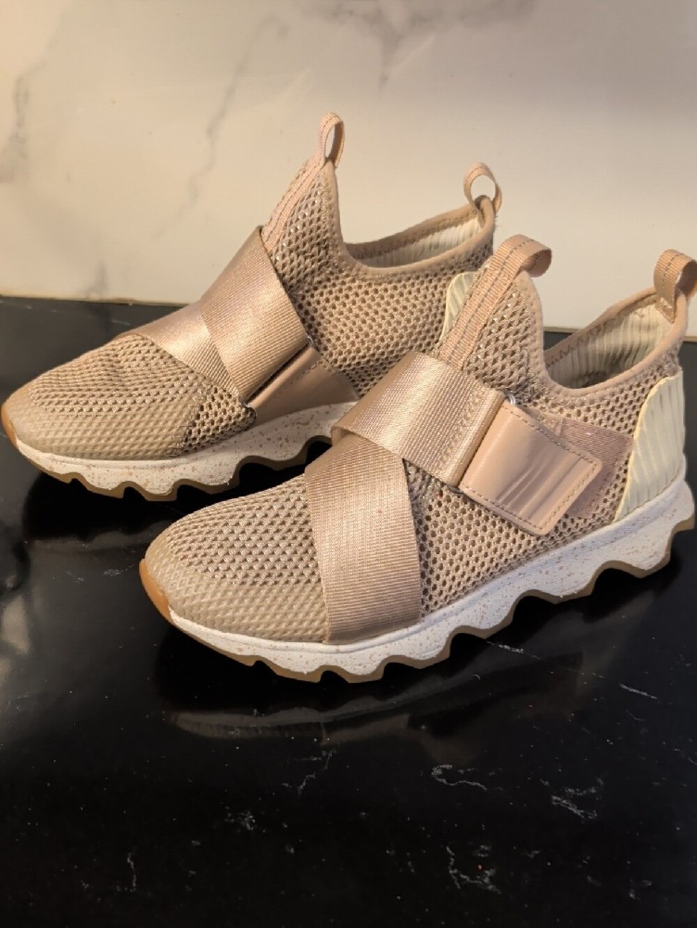 Sorel Kinetic Slip-On Athletic Rose Gold Sneakers Size 6 Used Exc - Picture 4 of 8